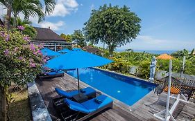 Tatak Bunut Villa Ceningan